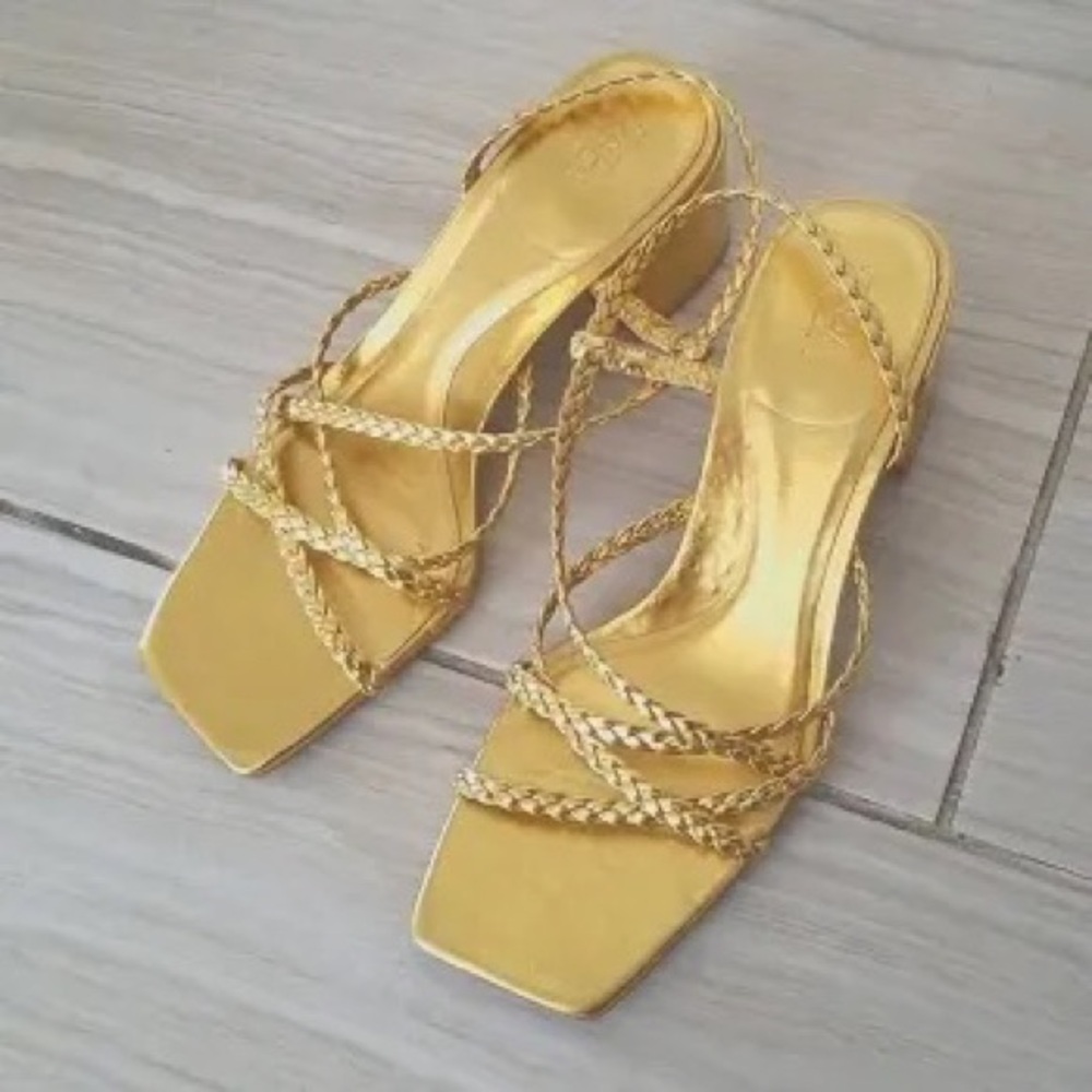 ZARA WIDE HEELED WOVEN SANDALS Gold Metallic